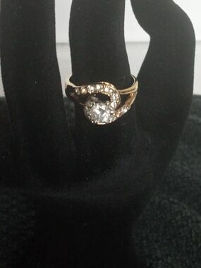 Vintage Uncas Gold-Tone Swirl CZ Statement Ring - Size 7